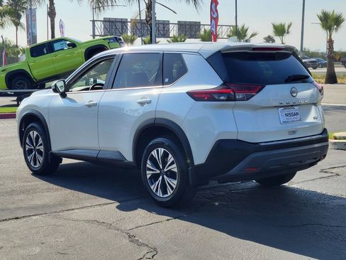 Used 2023 Nissan Rogue SV FWD image 3