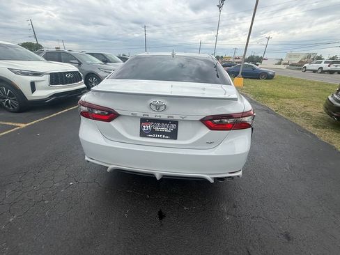 Used 2023 Toyota Camry SE image 4