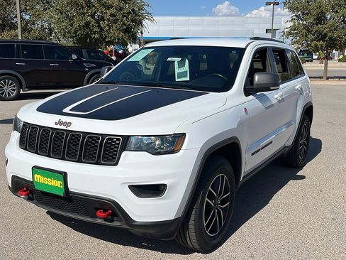 Used 2019 Jeep Grand Cherokee Trailhawk image 3
