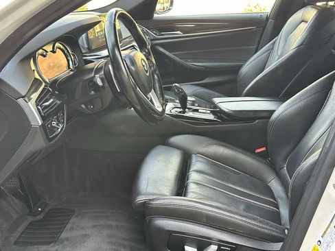 Used 2018 BMW 540i xDrive image 13