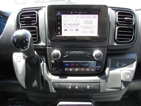 Used 2025 RAM ProMaster 2500 w/ Convenience Group image 22