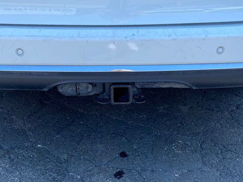 Used 2017 Chrysler Pacifica Touring-L w/ Safetytec Group FWD image 4