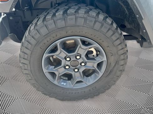 Used 2023 Jeep Wrangler Unlimited w/ Cold Weather Group AWD/4WD image 35