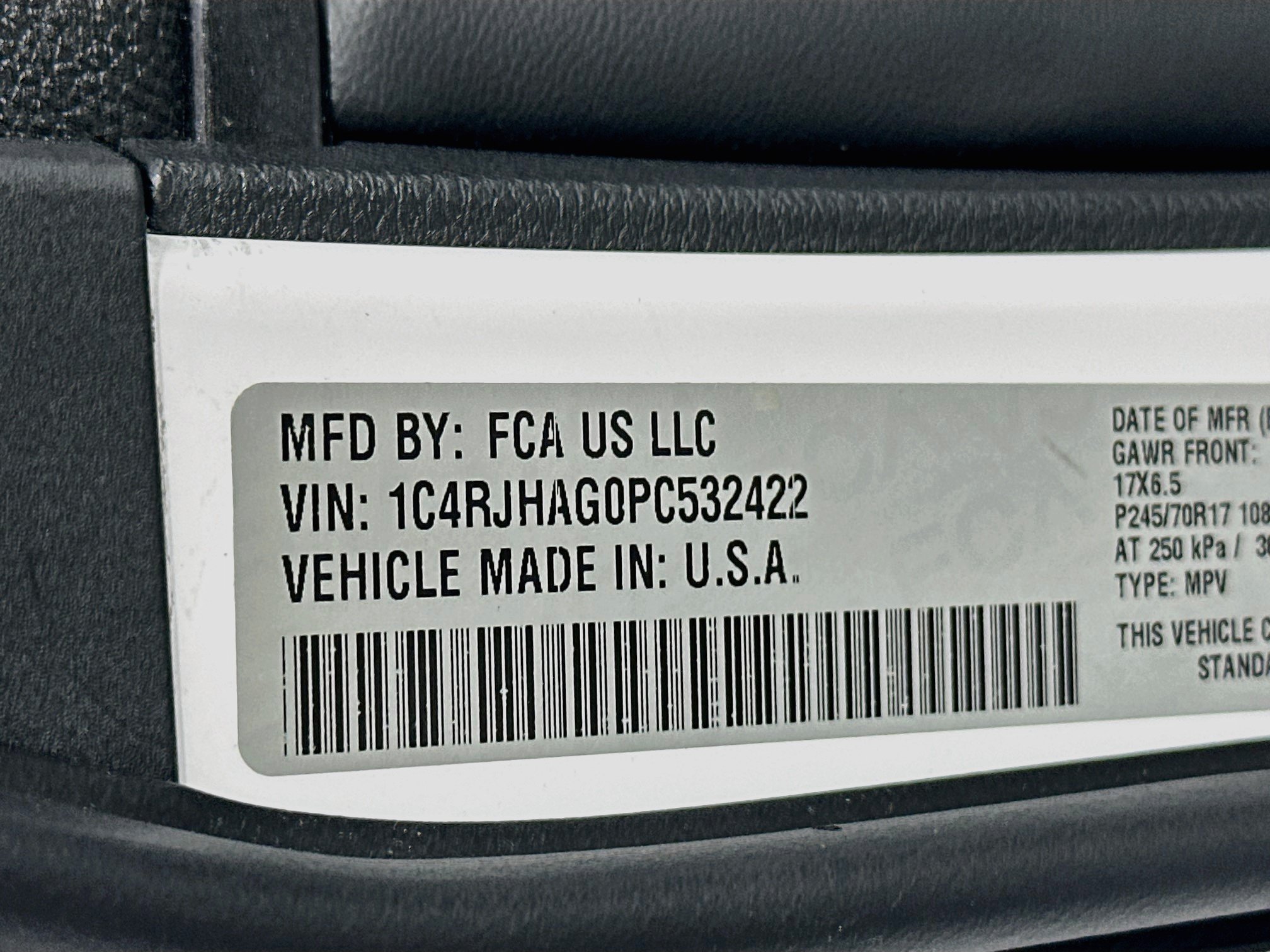 Used 2023 Jeep Grand Cherokee Laredo AWD/4WD image 29