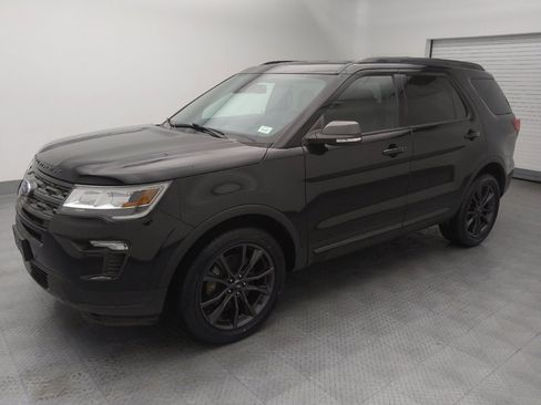 Used 2019 Ford Explorer XLT w/ Equipment Group 202A image 2