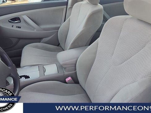 Used 2010 Toyota Camry LE image 10