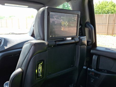 Used 2019 Chrysler Pacifica Limited FWD image 18