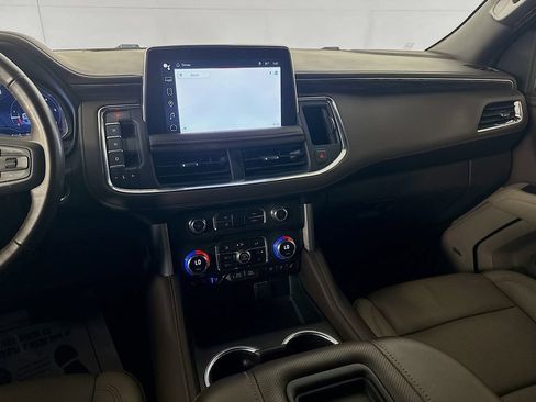 Used 2023 GMC Yukon SLT RWD image 28