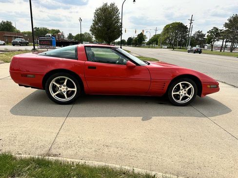 Used 1994 Chevrolet Corvette Coupe image 4