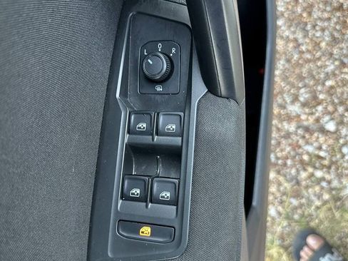 Used 2021 Volkswagen Tiguan S FWD image 18