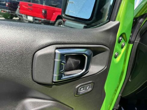 New 2025 Jeep Gladiator Sport image 13