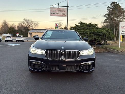Used 2017 BMW 750i image 2