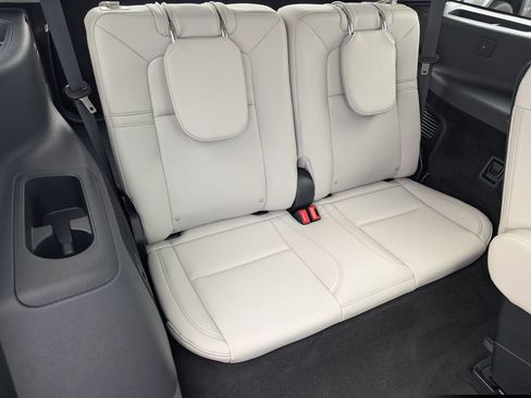 Used 2025 Lincoln Aviator 2WD image 15