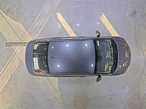 Used 2025 Nissan Versa SV w/ Trunk Package image 24