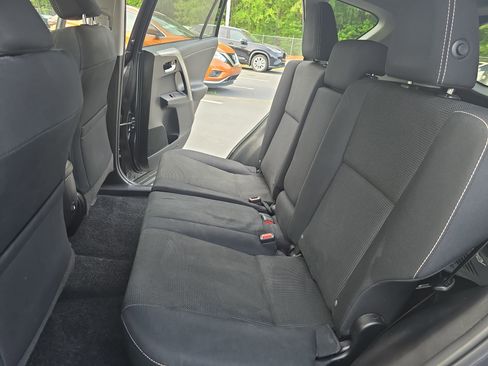Used 2017 Toyota RAV4 XLE FWD image 14