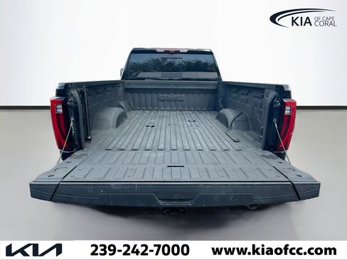 Used 2025 GMC Sierra 2500 Denali Ultimate image 12
