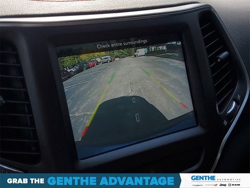Used 2020 Jeep Cherokee Trailhawk w/ Cold Weather Group image 20