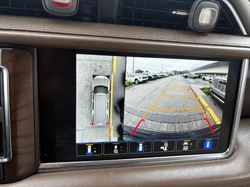 Used 2022 GMC Yukon XL Denali RWD image 28
