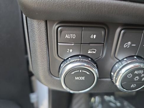 New 2026 GMC Yukon Denali w/ Sun & Power Step Package image 8