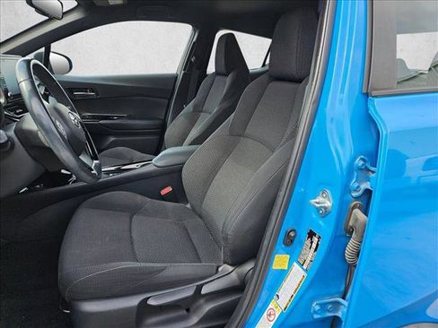 Used 2019 Toyota C-HR XLE FWD image 14