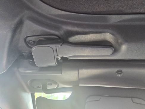 Used 2007 Ford Mustang Deluxe RWD image 26