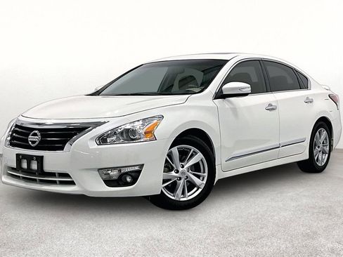 Used 2015 Nissan Altima 2.5 SL w/ Moonroof Package FWD image 13