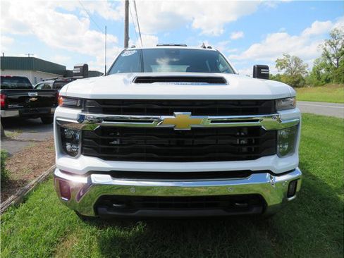 Used 2025 Chevrolet Silverado 3500 LT w/ Safety Package AWD/4WD image 14