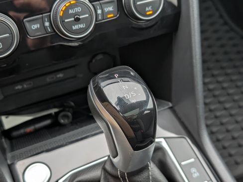 Used 2024 Volkswagen Taos SE w/ Panoramic Sunroof Package image 31