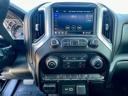 Used 2019 Chevrolet Silverado 1500 LT image 13