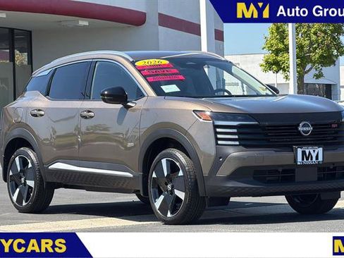 New 2026 Nissan Kicks SR FWD image 1