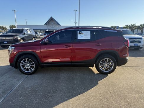 Used 2022 GMC Terrain SLT w/ Infotainment Package II image 16