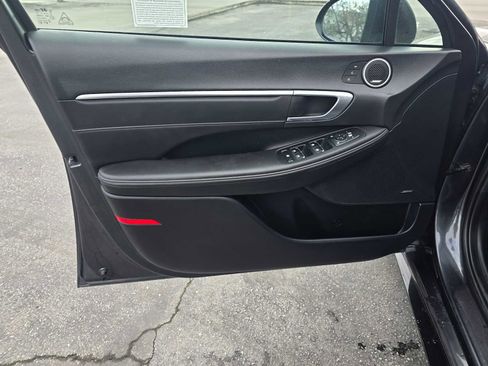 Used 2022 Hyundai Sonata Limited w/ Preferred Accessory Package image 22