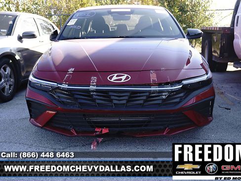 Used 2025 Hyundai Elantra Sport image 2