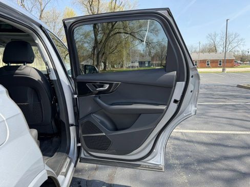 Used 2022 Audi Q7 Premium Plus w/ Premium Plus Package image 28
