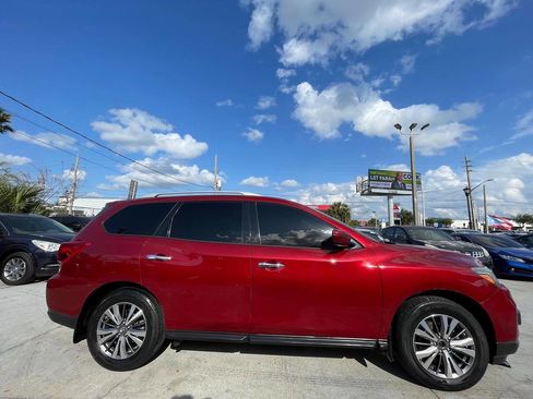 Used 2018 Nissan Pathfinder S FWD image 17