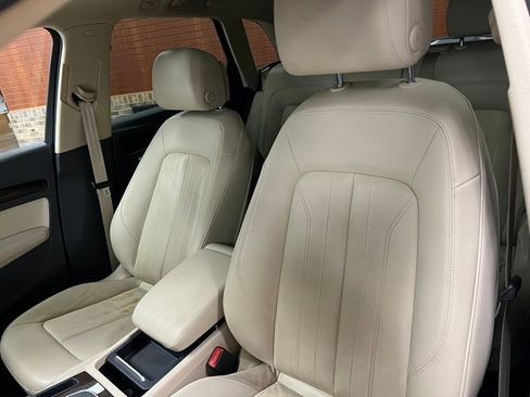 Used 2019 Audi Q5 2.0T Premium w/ Convenience Package image 15