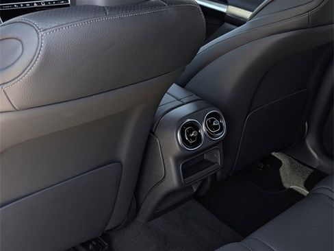 Used 2025 Mercedes-Benz GLC 350e 4MATIC image 27