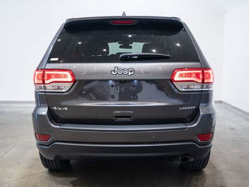 Used 2019 Jeep Grand Cherokee Laredo w/ Security & Convenience Group AWD/4WD image 8