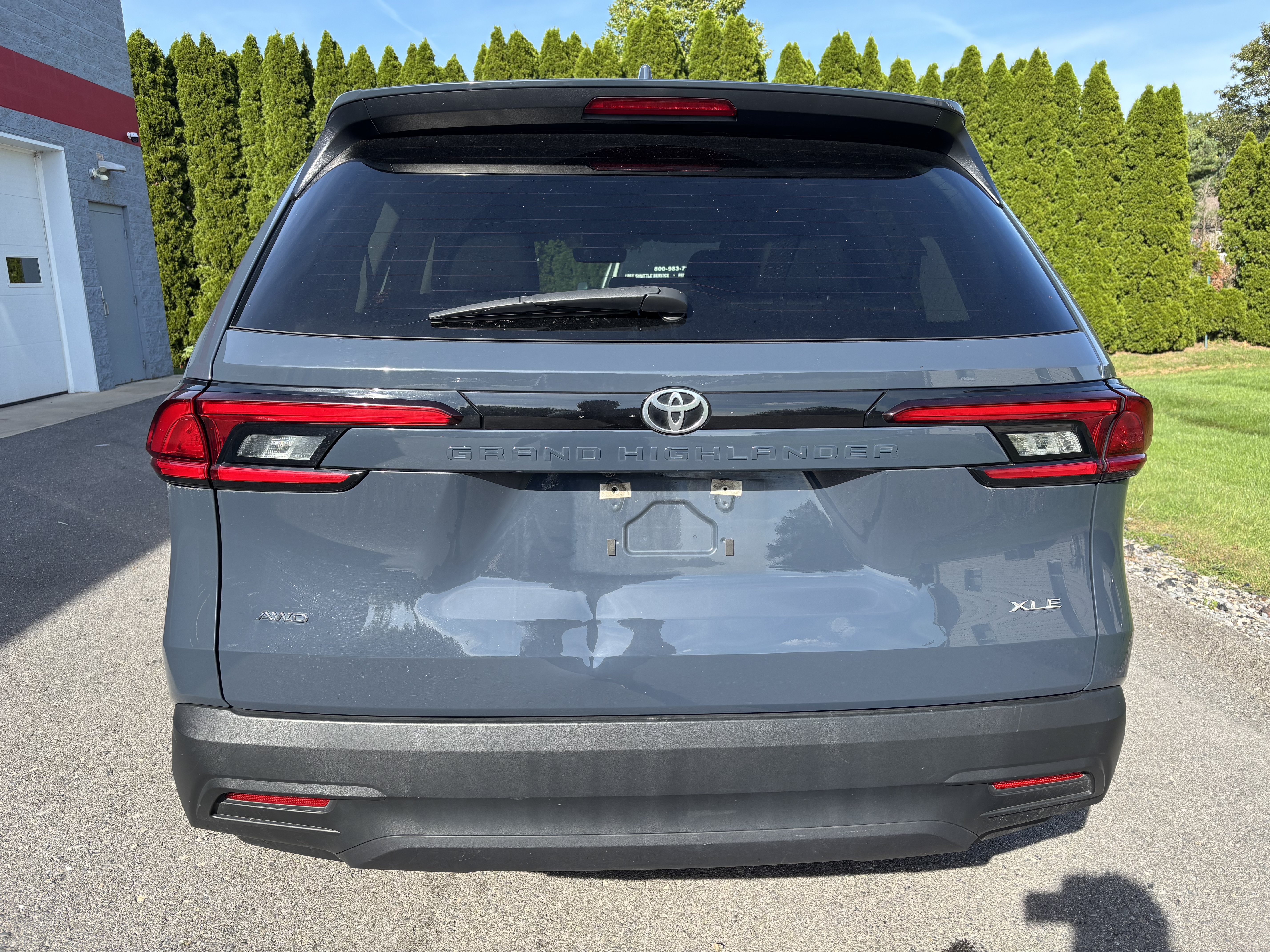 Used 2025 Toyota Grand Highlander AWD image 4