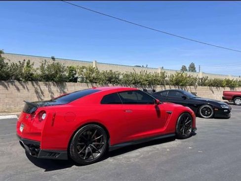 Used 2018 Nissan GT-R Premium image 7