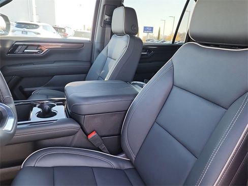 New 2026 GMC Yukon XL Elevation image 14