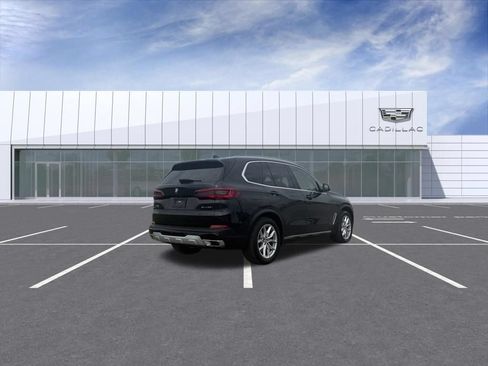 Used 2023 BMW X5 xDrive40i w/ Premium Package AWD/4WD image 3