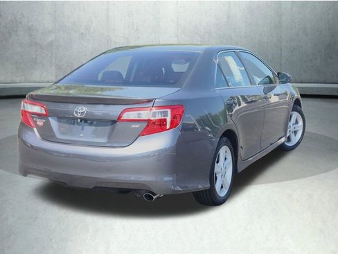 Used 2013 Toyota Camry SE FWD image 14