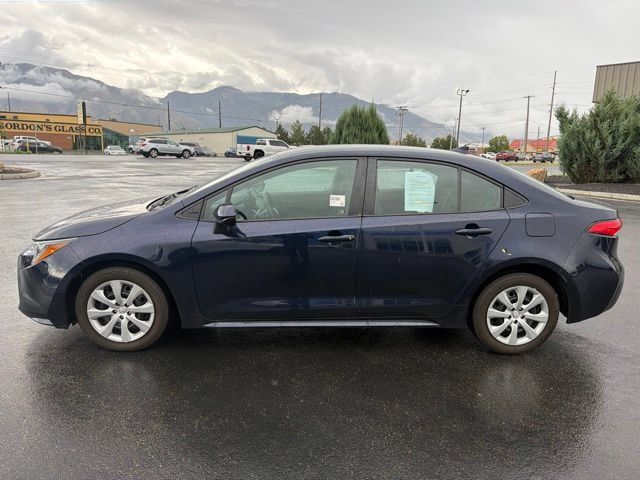 Used 2025 Toyota Corolla LE FWD image 5