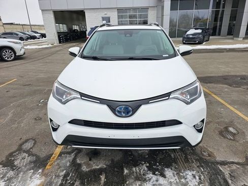 Used 2016 Toyota RAV4 XLE w/ Convenience Package image 2