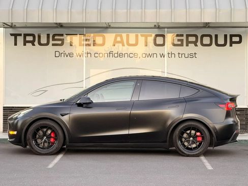 Used 2022 Tesla Model Y Performance AWD/4WD image 4