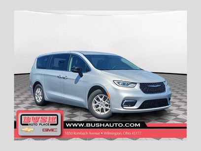 Used 2024 Chrysler Pacifica Touring-L