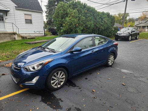 Used 2014 Hyundai Elantra SE w/ Option Group 02 image 3
