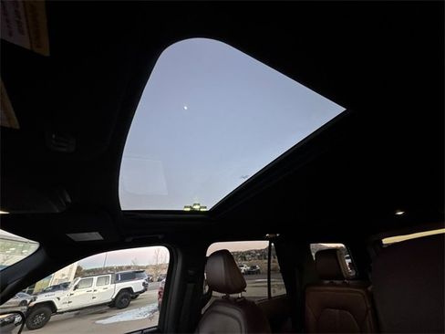 Used 2024 Ford Expedition Limited image 29