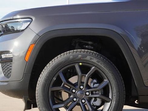 New 2025 Jeep Grand Cherokee Limited AWD/4WD image 5